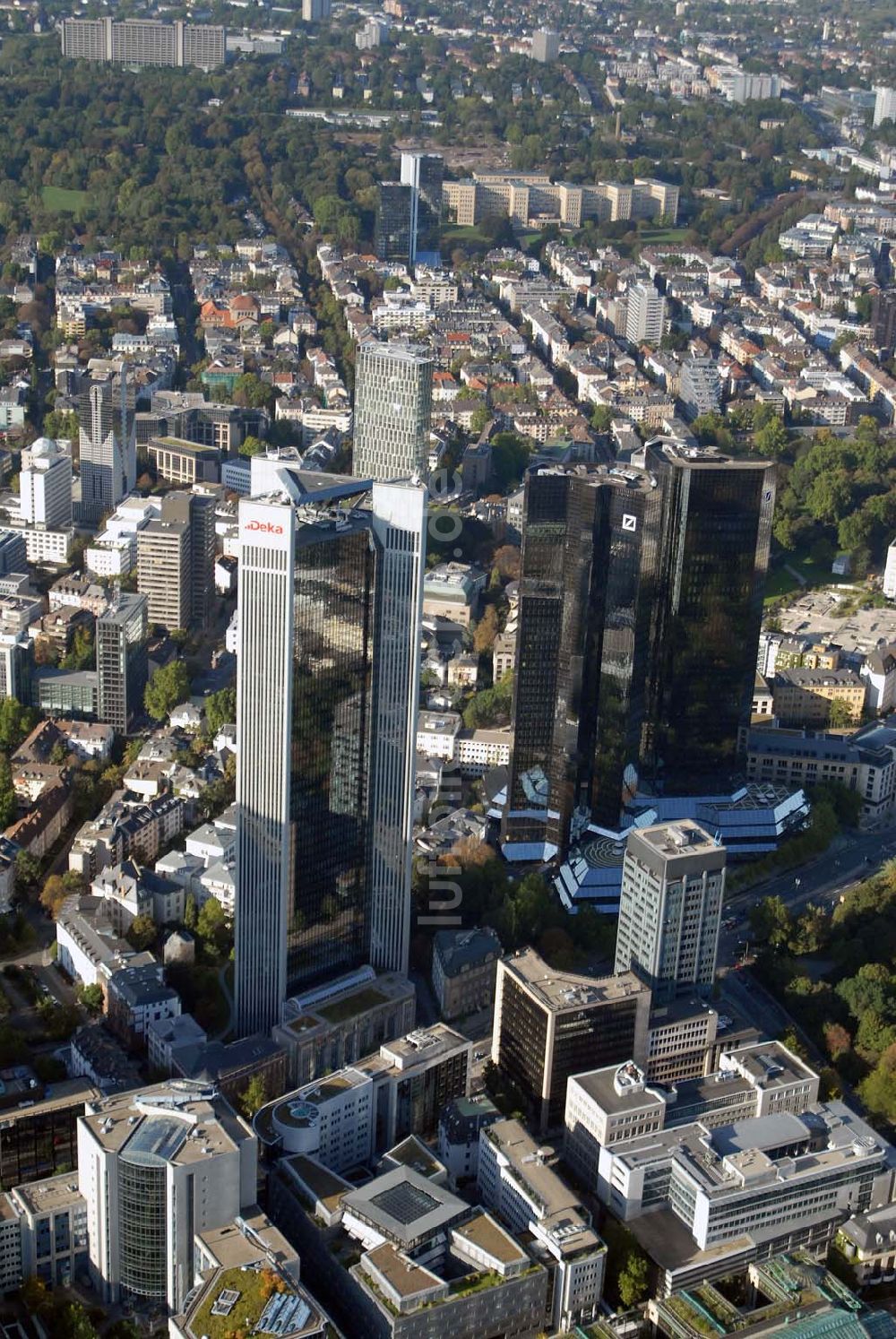 Frankfurt am Main von oben - Zentrale der Deutschen Bank und der Deka