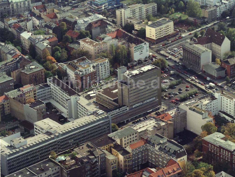 Luftaufnahme Berlin - Tiergarten - Zentrale der Firma Möbel Hübner in der Stendaler Straße in Berlin-Tiergarten.