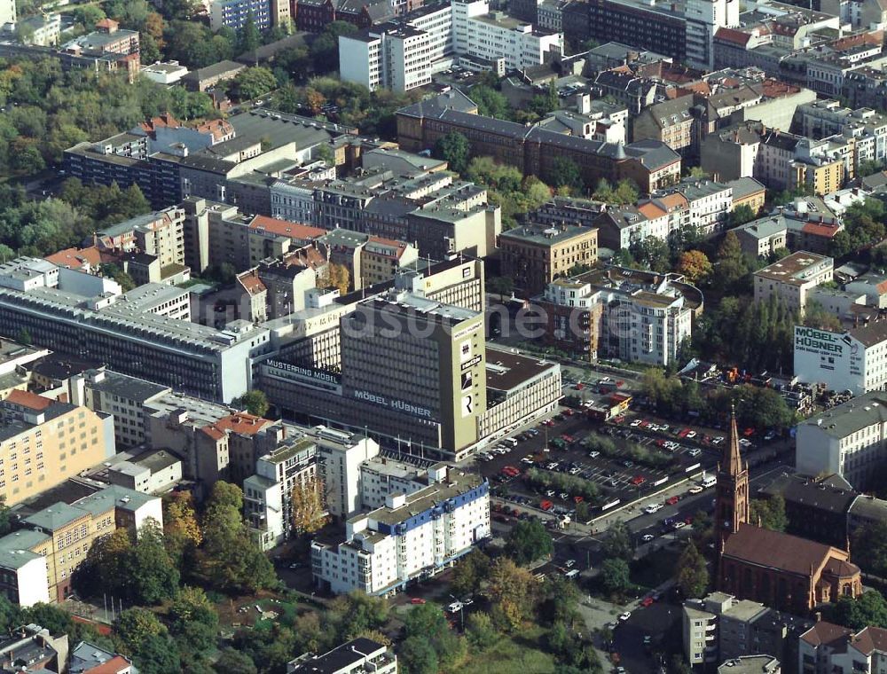 Berlin - Tiergarten von oben - Zentrale der Firma Möbel Hübner in der Stendaler Straße in Berlin-Tiergarten.