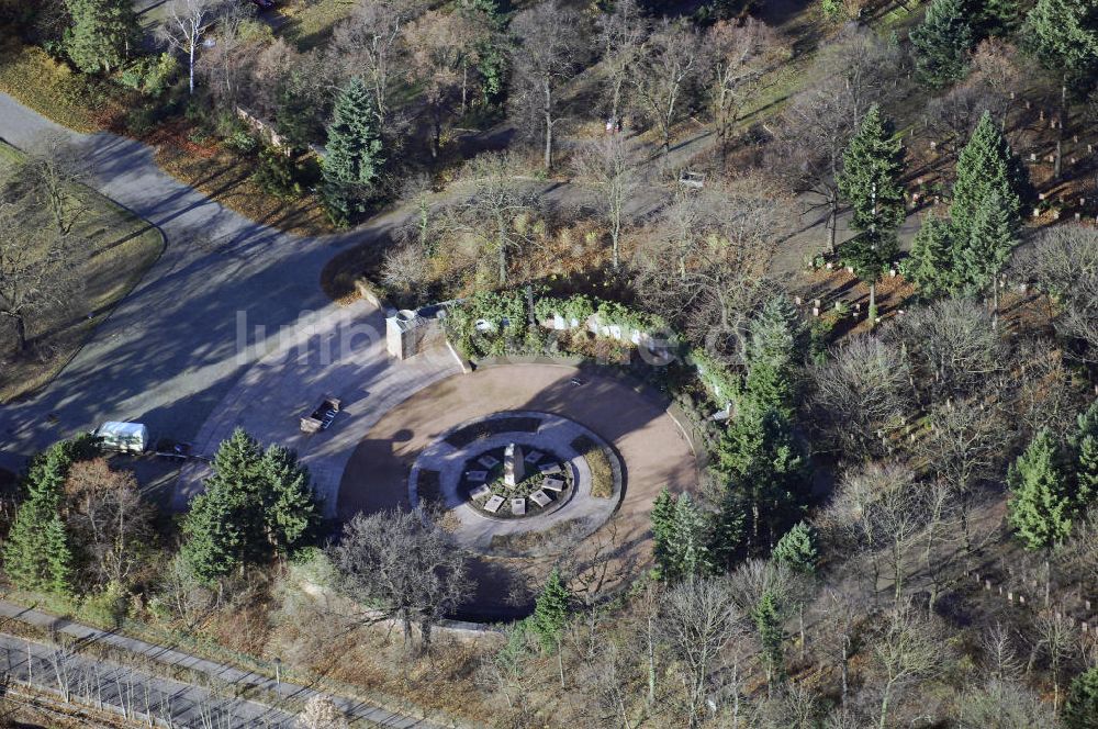 Berlin aus der Vogelperspektive: Zentralfriedhof Friedrichsfelde im Berliner Ortsteil Lichtenberg