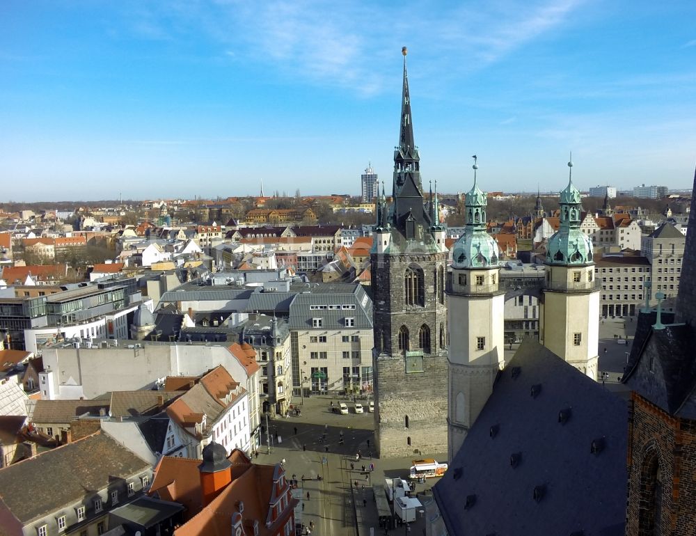 Halle ( Saale ) von oben - Zentrum von Halle an der Saale mit Blick auf den Roten Turm und die Marktkirche im Bundesland Sachsen-Anhalt