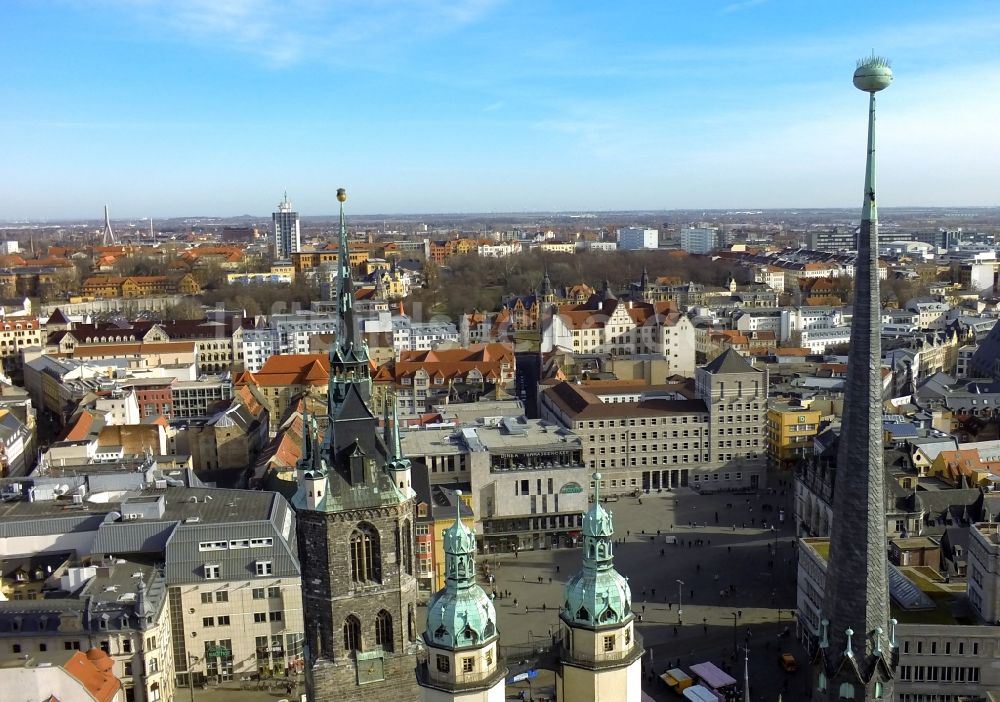 Luftbild Halle ( Saale ) - Zentrum von Halle an der Saale mit Blick auf den Roten Turm und die Marktkirche im Bundesland Sachsen-Anhalt