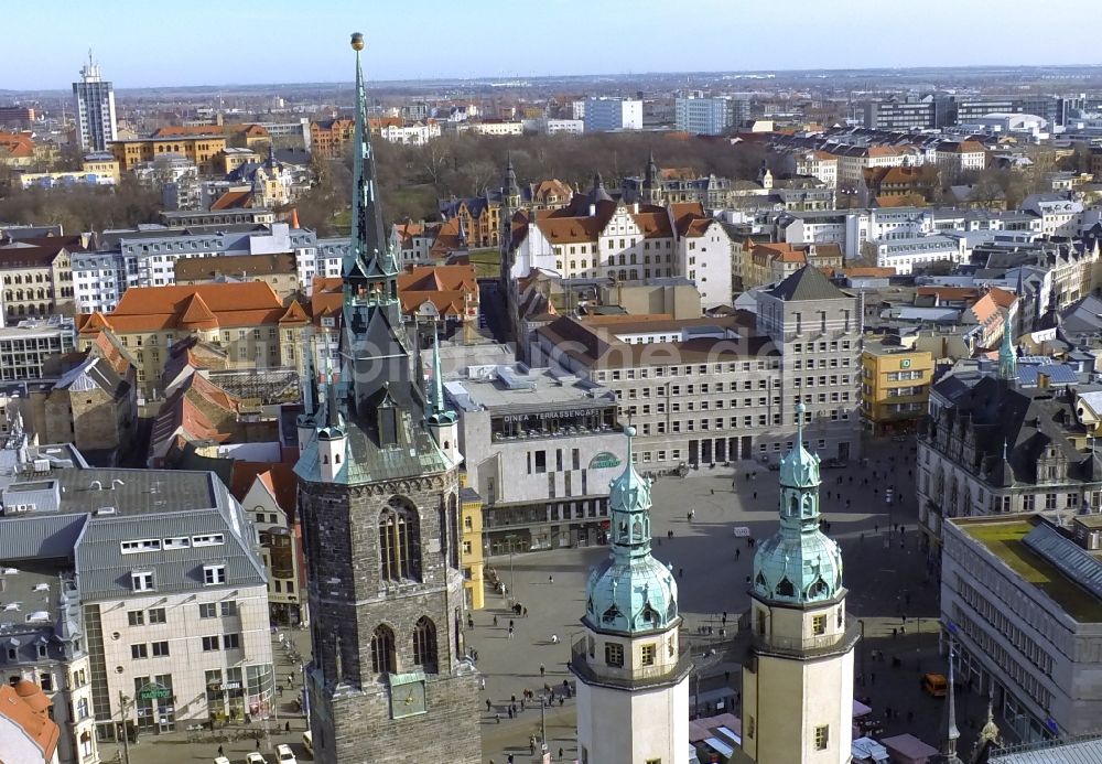 Halle ( Saale ) von oben - Zentrum von Halle an der Saale mit Blick auf den Roten Turm und die Marktkirche im Bundesland Sachsen-Anhalt