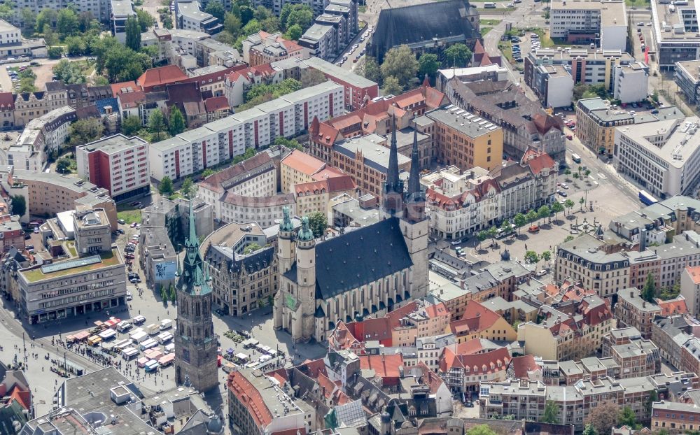 Halle (Saale) aus der Vogelperspektive: Zentrum von Halle an der Saale mit Blick auf den Roten Turm und die Marktkirche im Bundesland Sachsen-Anhalt