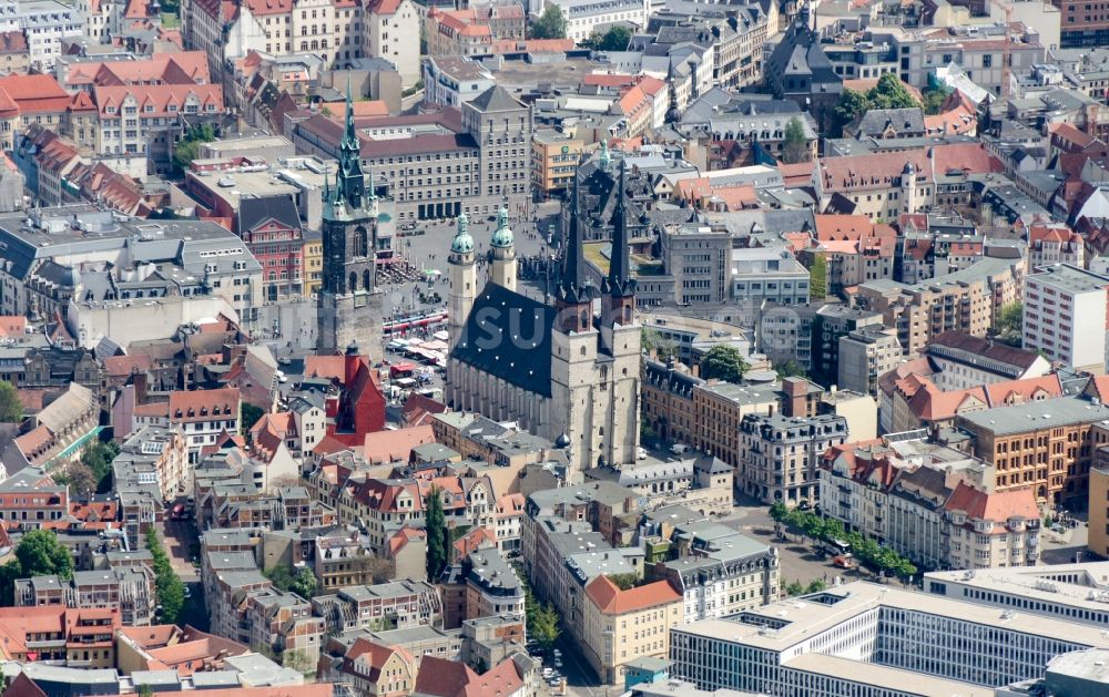 Luftaufnahme Halle (Saale) - Zentrum von Halle an der Saale mit Blick auf den Roten Turm und die Marktkirche im Bundesland Sachsen-Anhalt