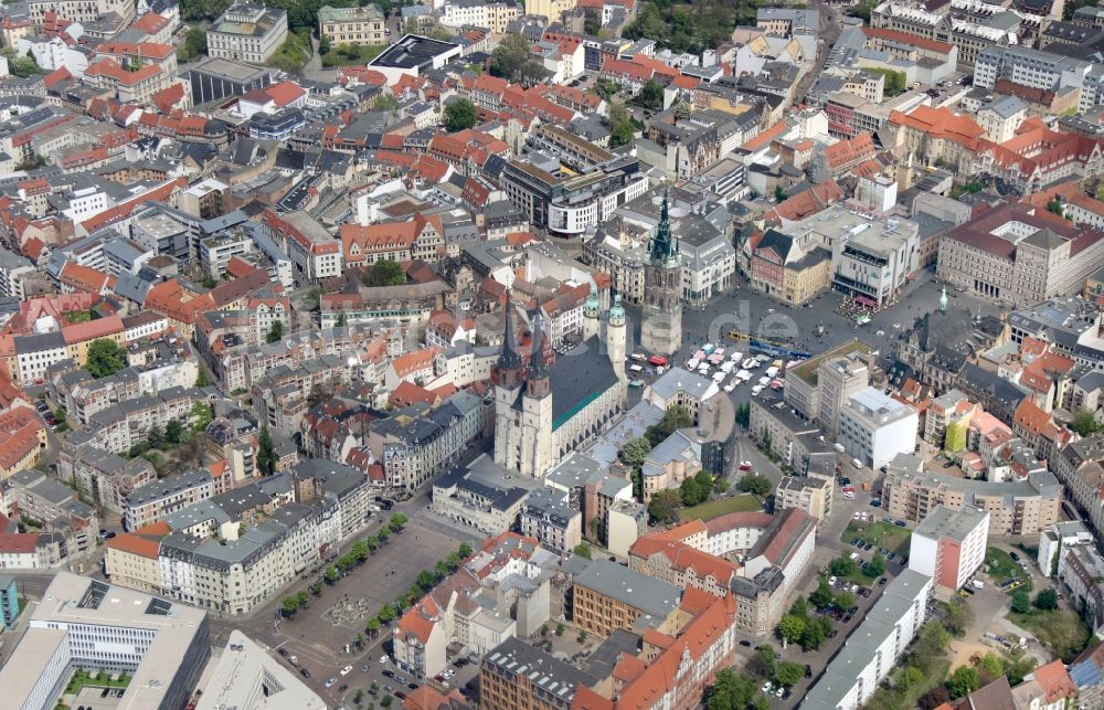 Halle (Saale) von oben - Zentrum von Halle an der Saale mit Blick auf den Roten Turm und die Marktkirche im Bundesland Sachsen-Anhalt