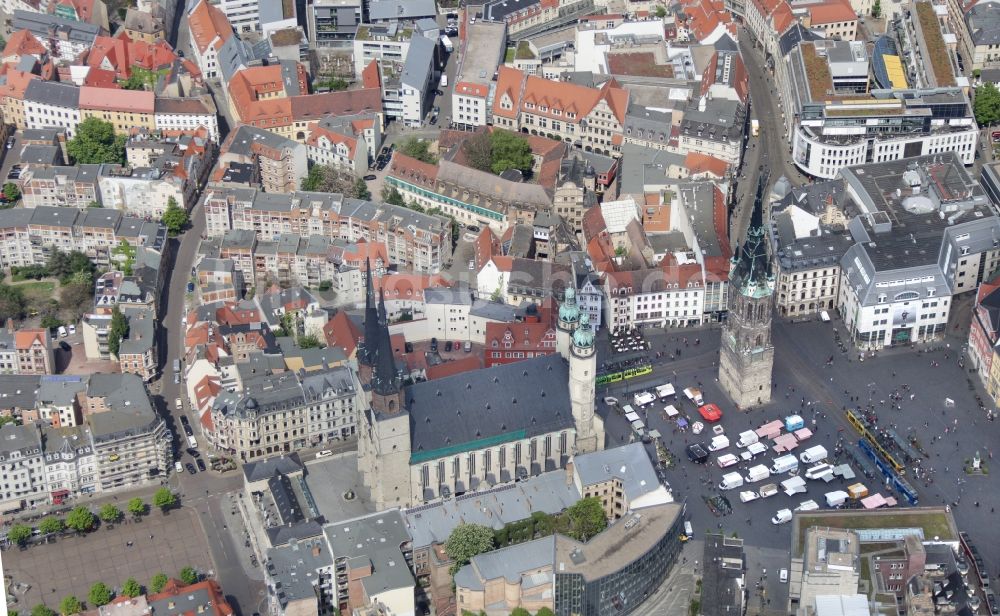 Halle (Saale) aus der Vogelperspektive: Zentrum von Halle an der Saale mit Blick auf den Roten Turm und die Marktkirche im Bundesland Sachsen-Anhalt