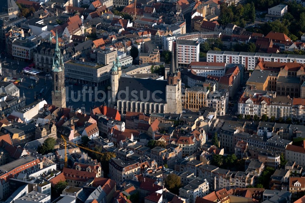 Halle (Saale) aus der Vogelperspektive: Zentrum von Halle an der Saale mit Blick auf den Roten Turm und die Marktkirche im Bundesland Sachsen-Anhalt