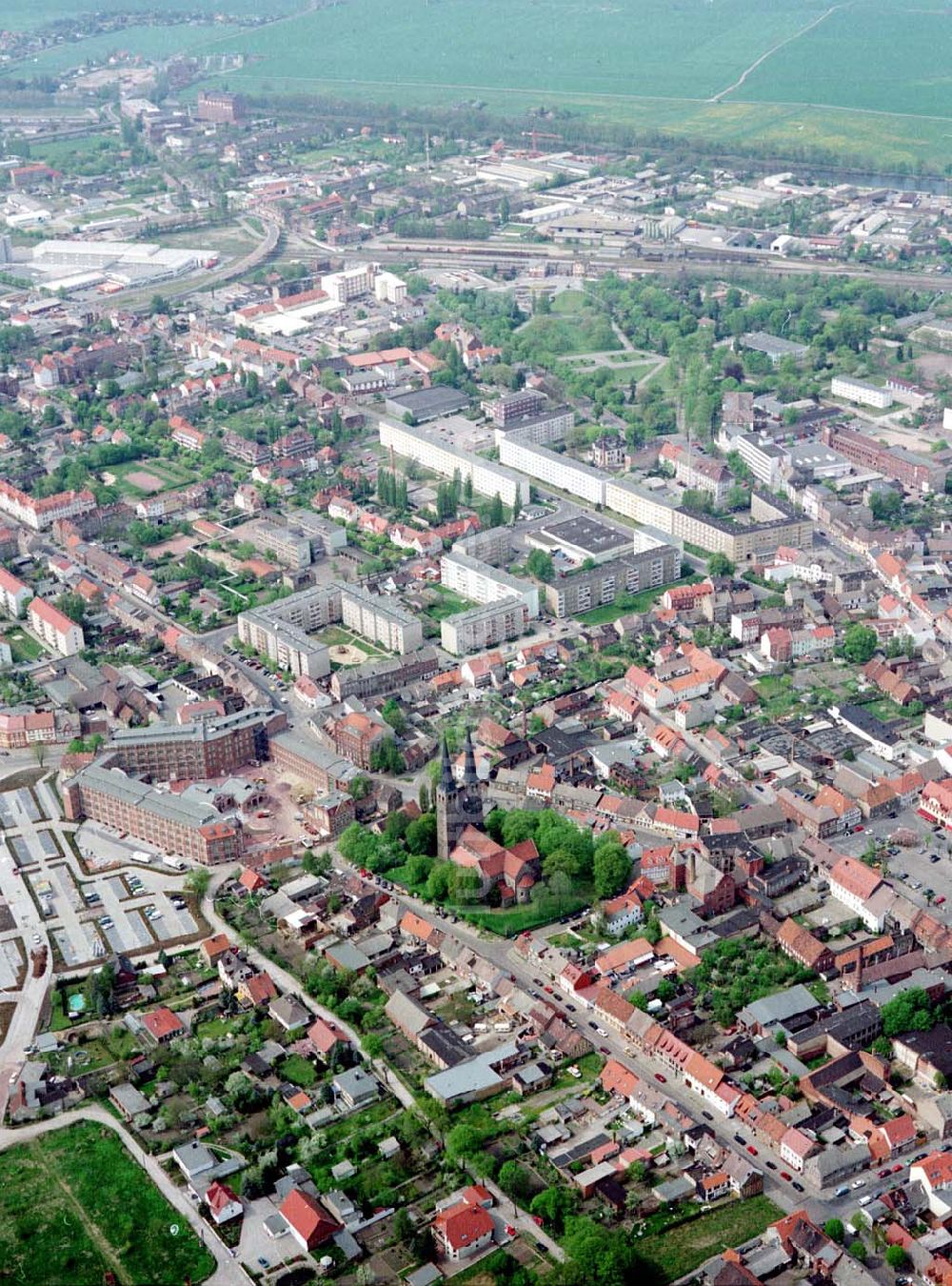 Berlin - Hellersdorf aus der Vogelperspektive: Zentrum vom Hellersdorf.