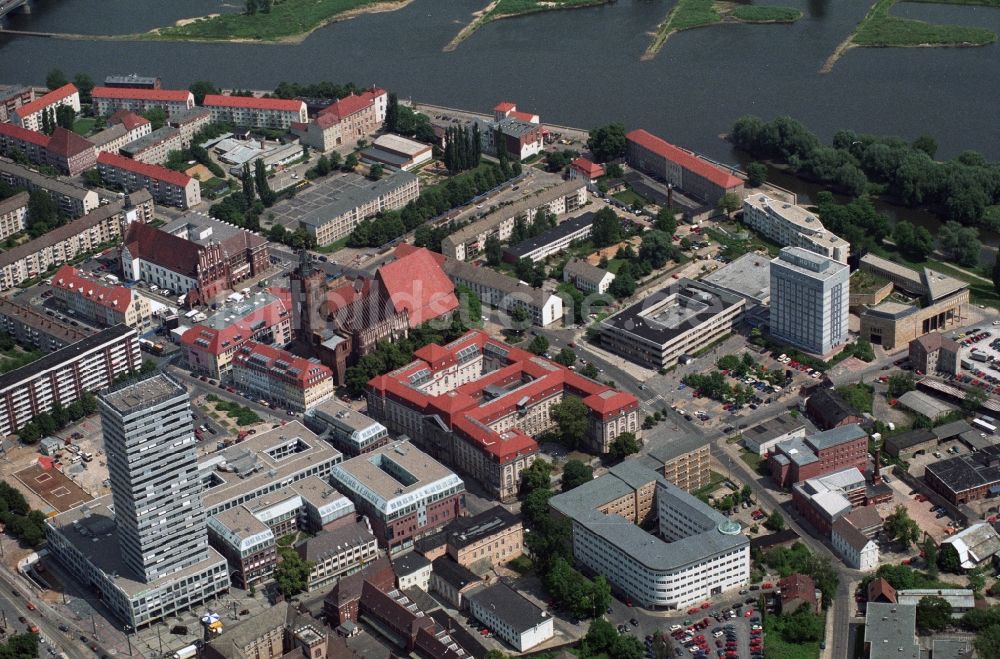 Frankfurt Oder von oben - Zentrum mit dem Hochhaus Oderturm am Ufer der Oder in Frankfurt Oder im Bundesland Brandenburg