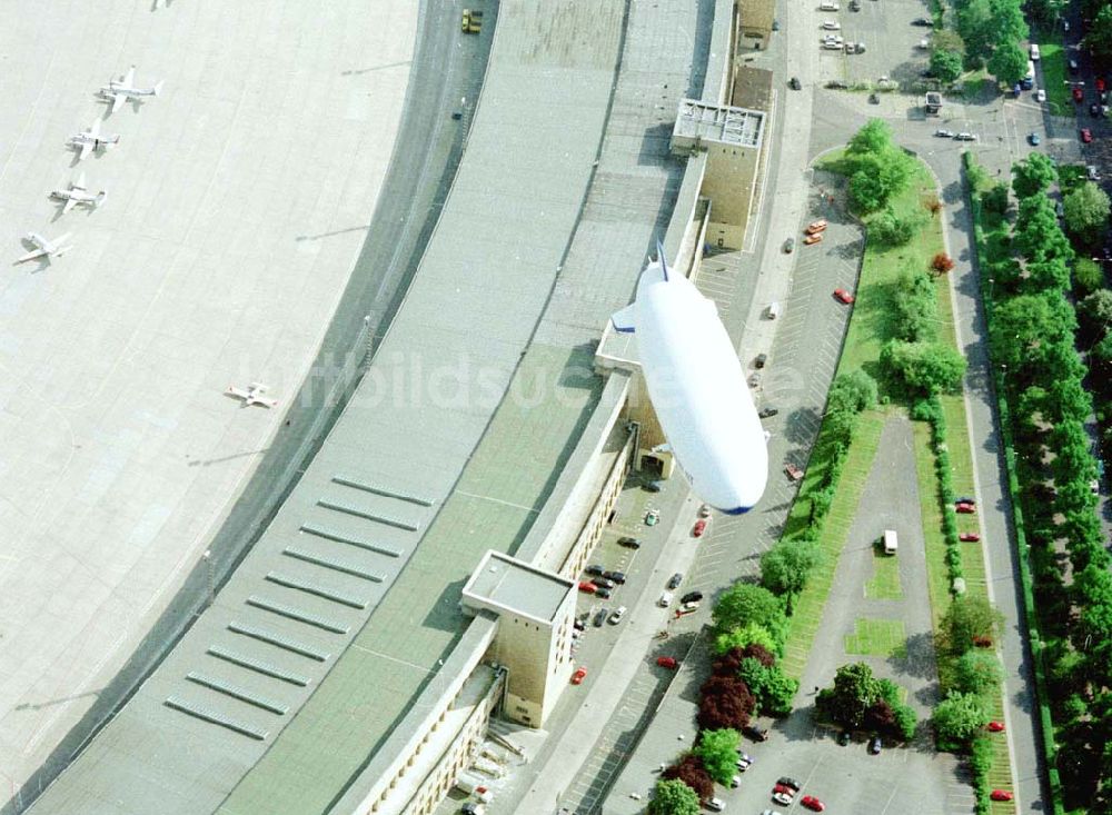 Berlin - Tempelhof von oben - Zeppelin - NT