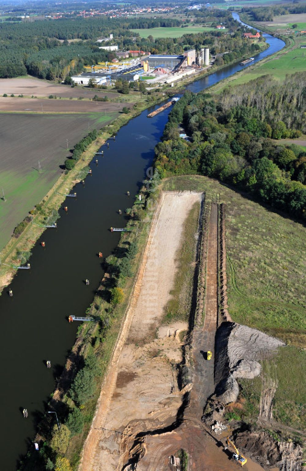 Zerben von oben - Zerbener Brücke an der Schleuse Zerben