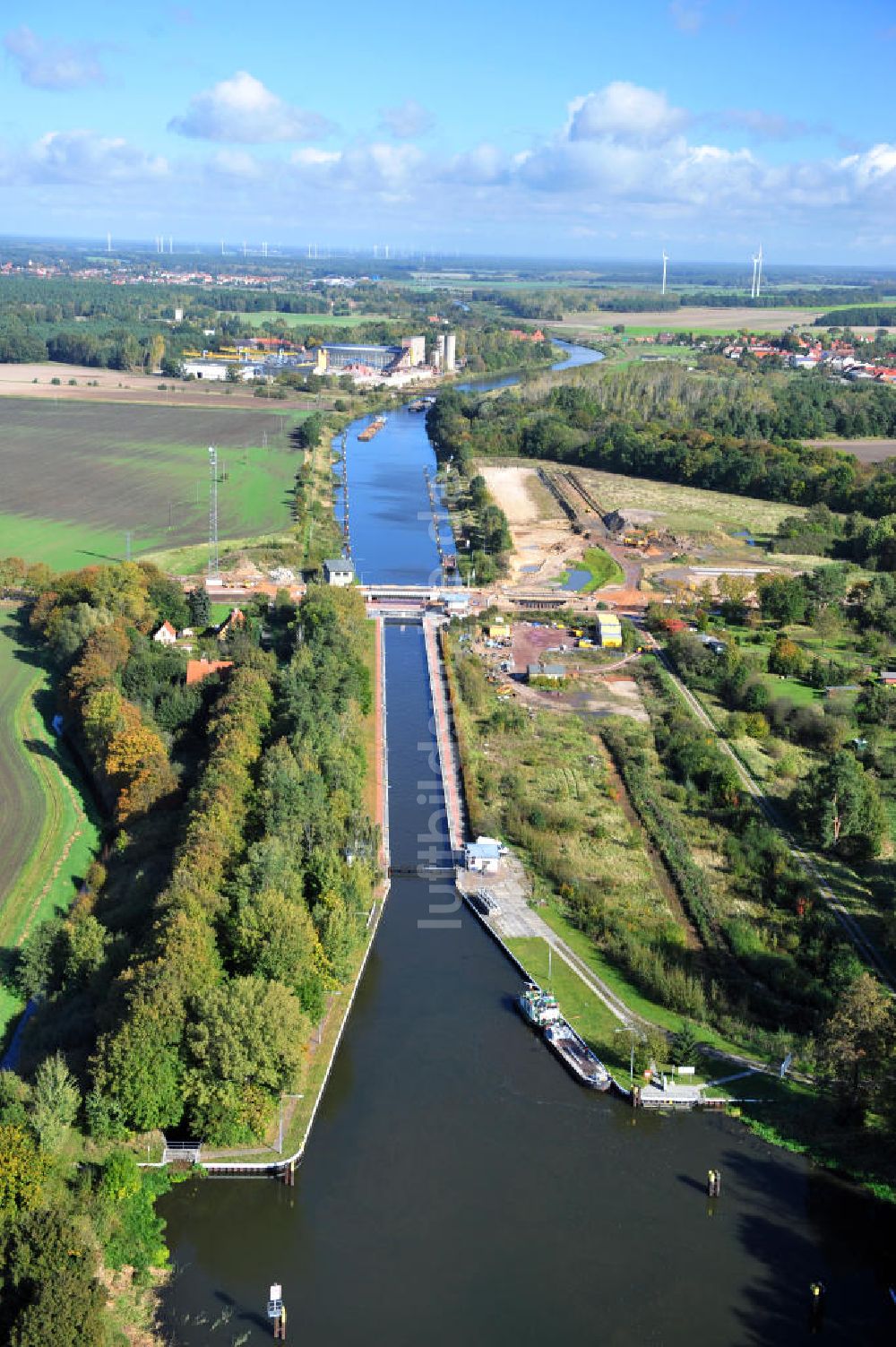 Luftaufnahme Zerben - Zerbener Brücke an der Schleuse Zerben