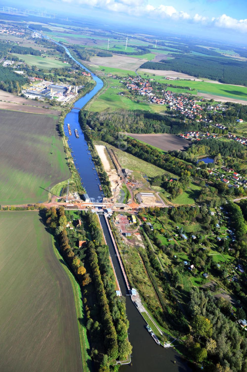 Zerben aus der Vogelperspektive: Zerbener Brücke an der Schleuse Zerben