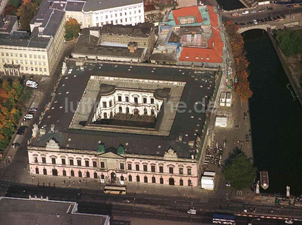 Berlin von oben - Zeughaus / Jede Verwendung nur mit Urheberangabe: Foto: LUFTBILD & PRESSEFOTO/Robert Grahn und Belegzusendung bei Drucken statthaft !!