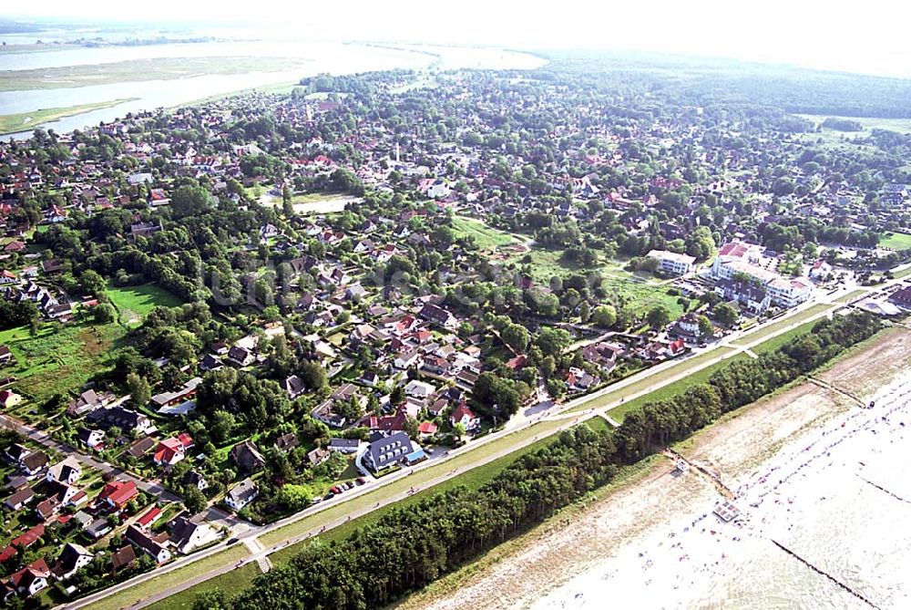 Zingst / Mecklenburg Vorpommern aus der Vogelperspektive: Zingst / Mecklenburg Vorpommern Stadtansicht von Zingst