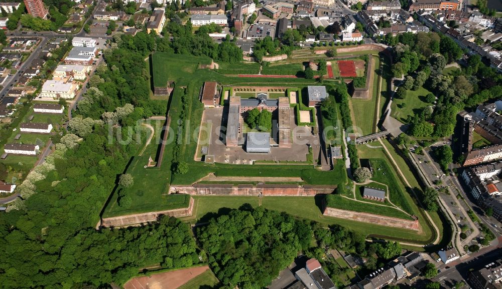 Jülich aus der Vogelperspektive: Zitadelle der Festung Jülich , einer Befestigungsanlage im Bundesland Nordrhein-Westfalen