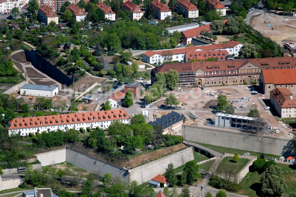 Erfurt von oben - Zitadelle am Petersberg Entree der BUGA Erfurt 2021 in Erfurt im Bundesland Thüringen, Deutschland