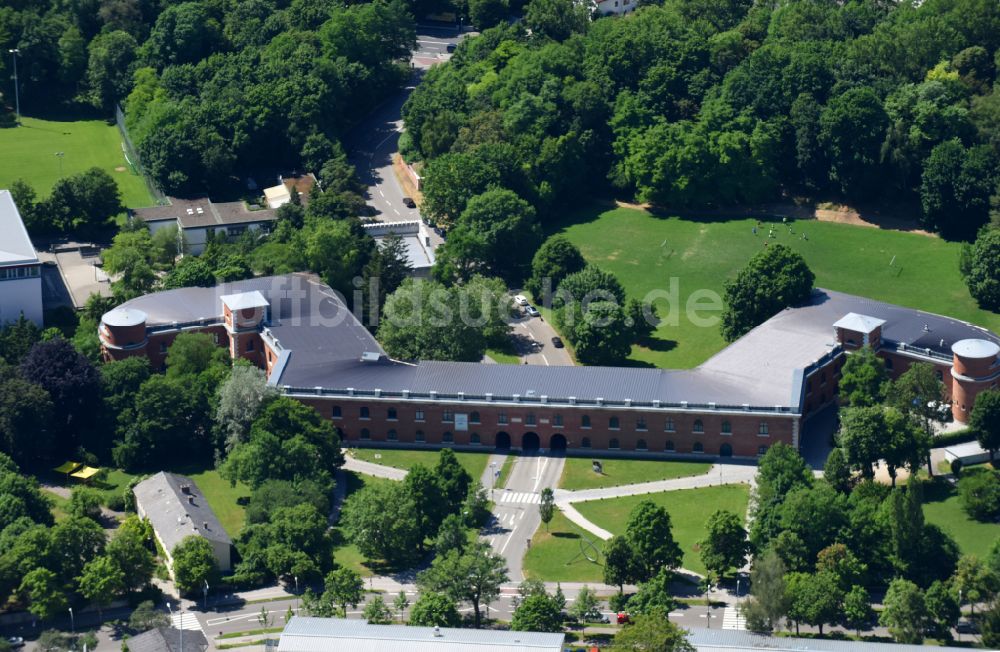 Ingolstadt aus der Vogelperspektive: Zitadellenrest der Johann-Nepomuk-von-Kurz-Schule mit Heilpädagogischer Tagesstätte an der Elbrachtstraße in Ingolstadt im Bundesland Bayern, Deutschland