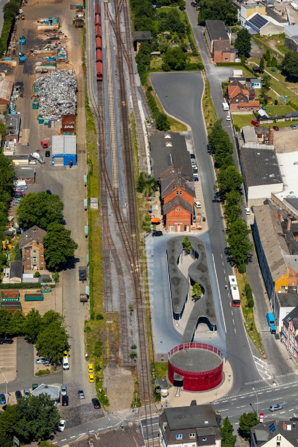 Luftaufnahme Beckum - ZOB Omnibus- Bahnhof am Bahnhofplatz in Beckum im Bundesland Nordrhein-Westfalen, Deutschland