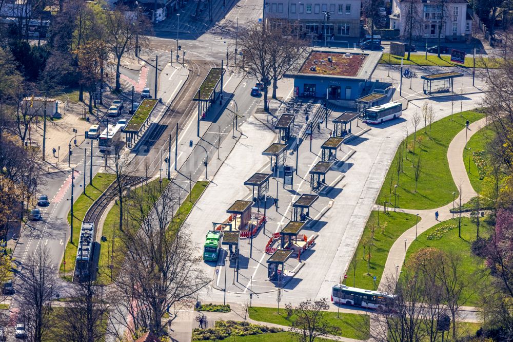 Gelsenkirchen aus der Vogelperspektive: ZOB Omnibus- Bahnhof an der Goldbergstraße in Gelsenkirchen im Bundesland Nordrhein-Westfalen, Deutschland