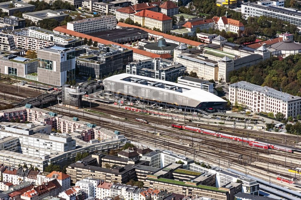 München aus der Vogelperspektive: ZOB Omnibus- Bahnhof der Verkehrsbetriebe in München im Bundesland Bayern, Deutschland