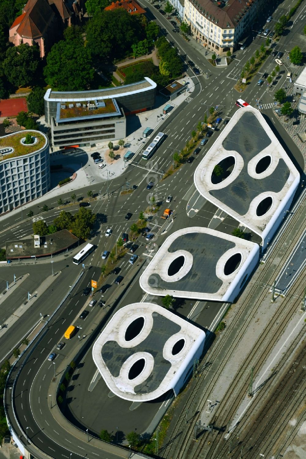 Pforzheim von oben - ZOB Omnibus- Bahnhof der Verkehrsbetriebe in Pforzheim im Bundesland Baden-Württemberg, Deutschland