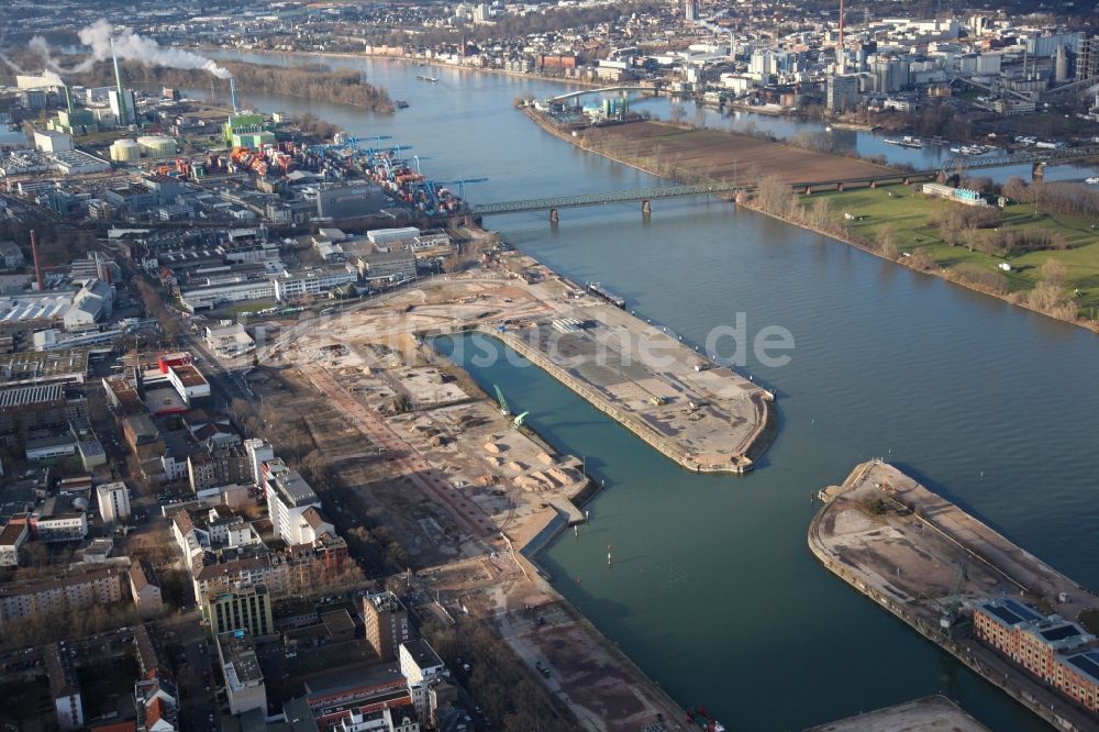 Mainz von oben - Zoll- und Binnenhafen in Mainz im Bundesland Rheinland-Pfalz