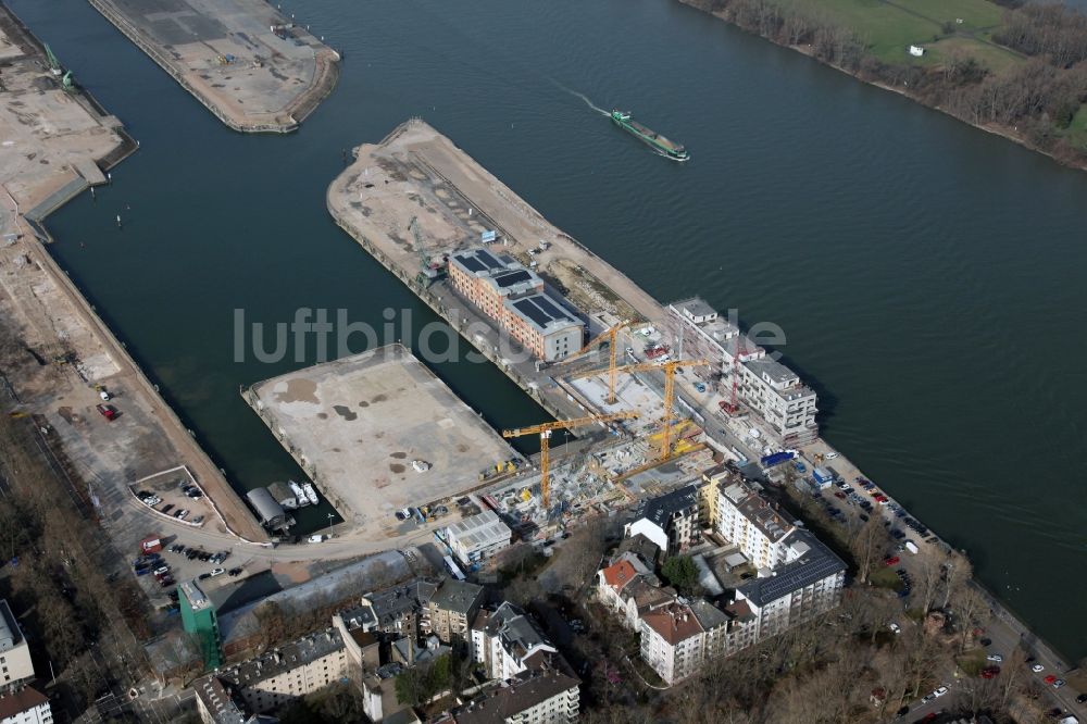 Mainz von oben - Zoll- und Binnenhafen in Mainz im Bundesland Rheinland-Pfalz