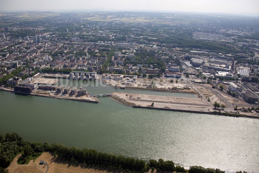 Mainz von oben - Zoll- und Binnenhafen in Mainz im Bundesland Rheinland-Pfalz