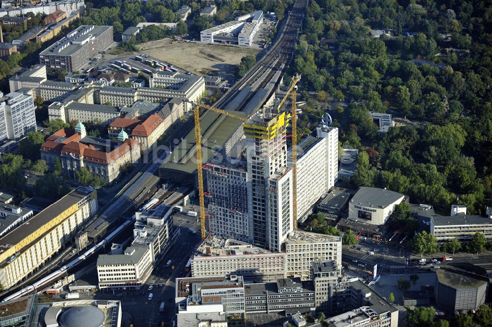 Berlin aus der Vogelperspektive: Zoofenster-Hochhaus am Hardenbergplatz in Berlin-Charlottenburg