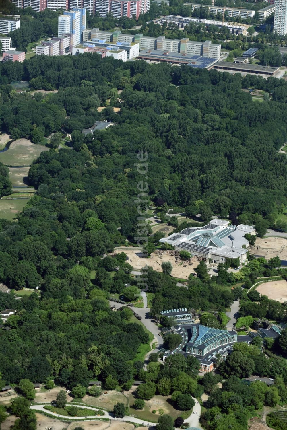 Luftaufnahme Berlin - Zoogelände am Tierpark Friedrichsfelde im Stadtteil Lichtenberg in Berlin