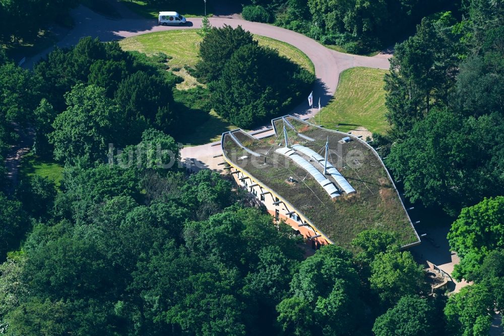 Magdeburg aus der Vogelperspektive: Zoogelände am Tierpark Zoologischer Garten Magdeburg in Magdeburg im Bundesland Sachsen-Anhalt, Deutschland