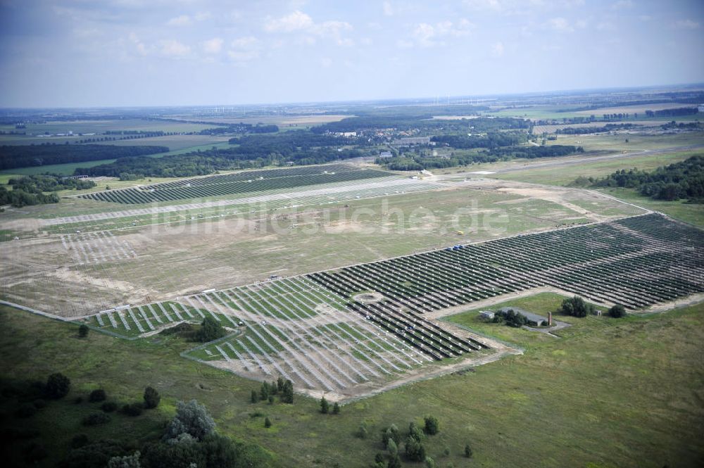 Luftaufnahme Tutow - Zweiter Abschnitt des Solarenergiepark am Flugplatz Tutow in Mecklenburg - Vorpommern