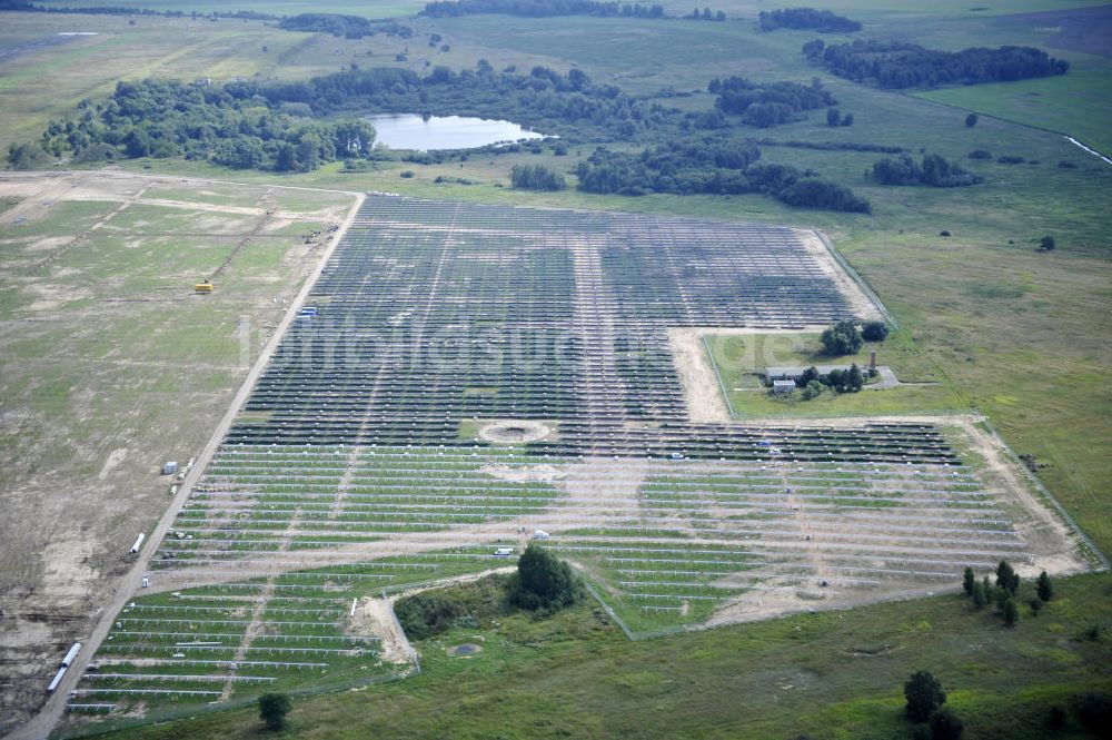 Tutow von oben - Zweiter Abschnitt des Solarenergiepark am Flugplatz Tutow in Mecklenburg - Vorpommern