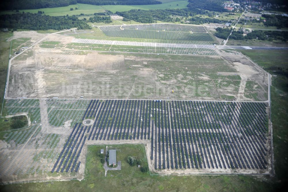 Tutow von oben - Zweiter Abschnitt des Solarenergiepark am Flugplatz Tutow in Mecklenburg - Vorpommern