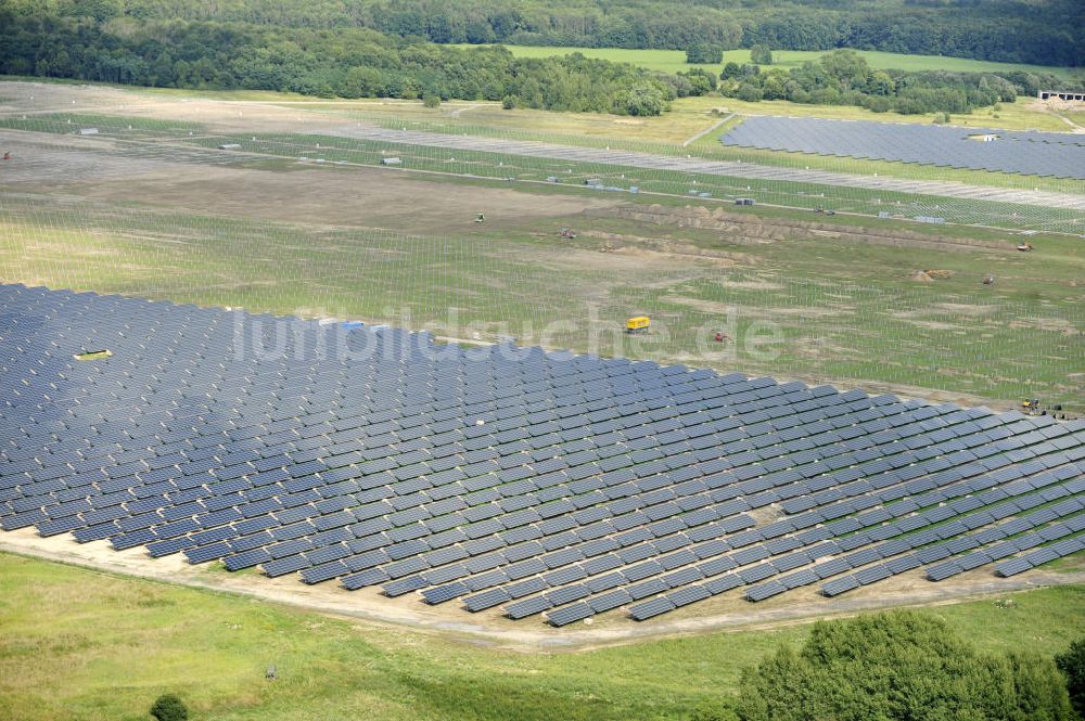 Tutow von oben - Zweiter Abschnitt des Solarenergiepark am Flugplatz Tutow in Mecklenburg - Vorpommern