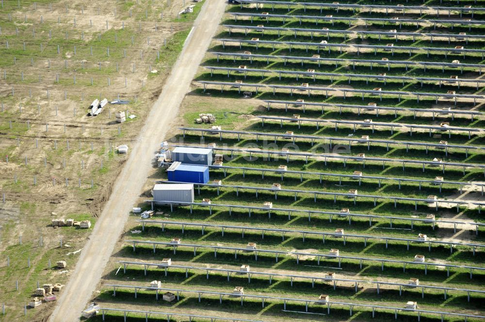 Luftbild Tutow - Zweiter Abschnitt des Solarenergiepark am Flugplatz Tutow in Mecklenburg - Vorpommern