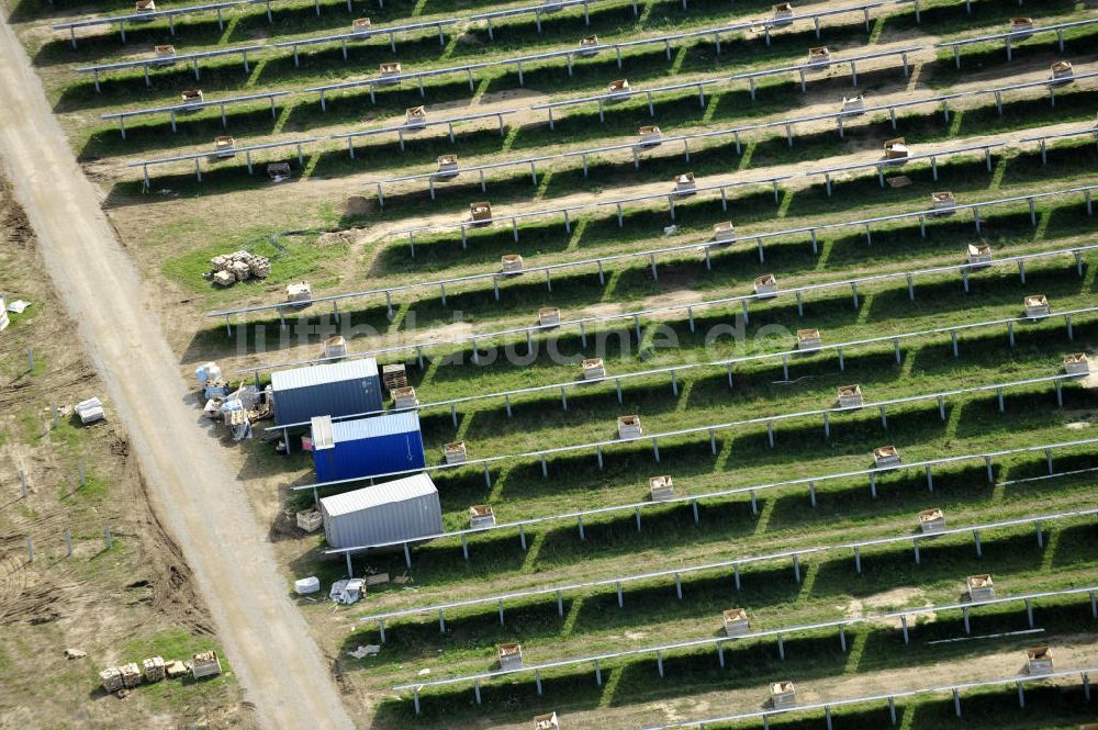 Luftaufnahme Tutow - Zweiter Abschnitt des Solarenergiepark am Flugplatz Tutow in Mecklenburg - Vorpommern