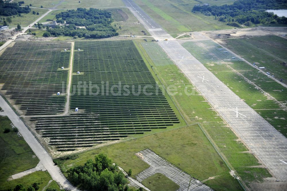 Tutow von oben - Zweiter Abschnitt des Solarenergiepark am Flugplatz Tutow in Mecklenburg - Vorpommern