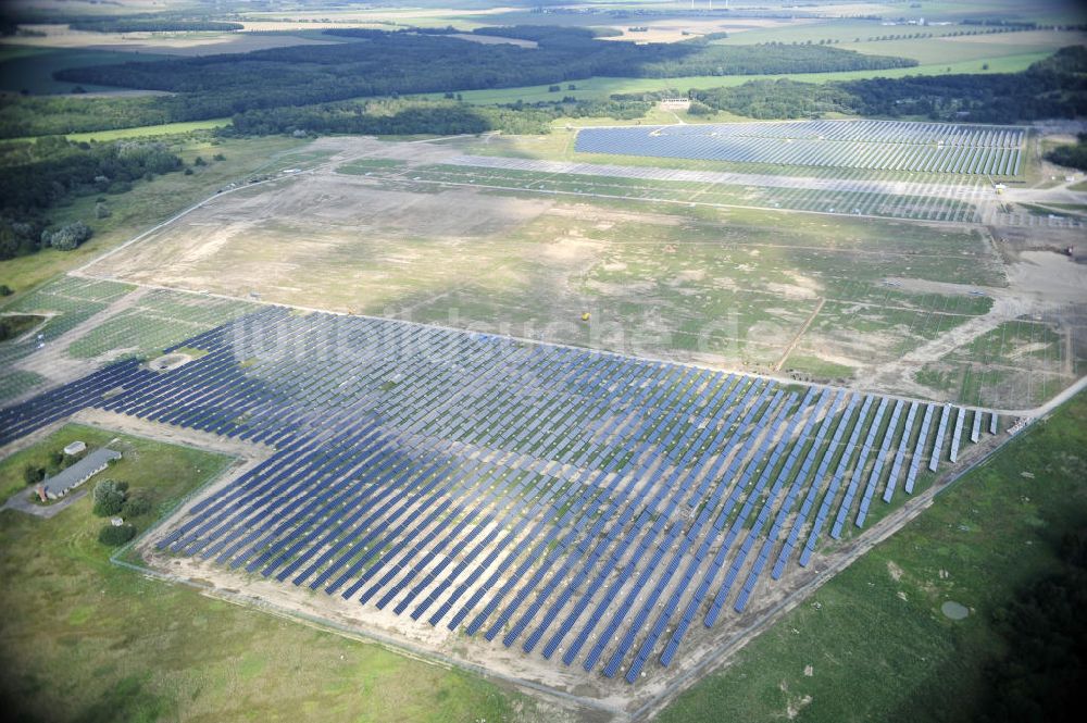 Tutow von oben - Zweiter Abschnitt des Solarenergiepark am Flugplatz Tutow in Mecklenburg - Vorpommern