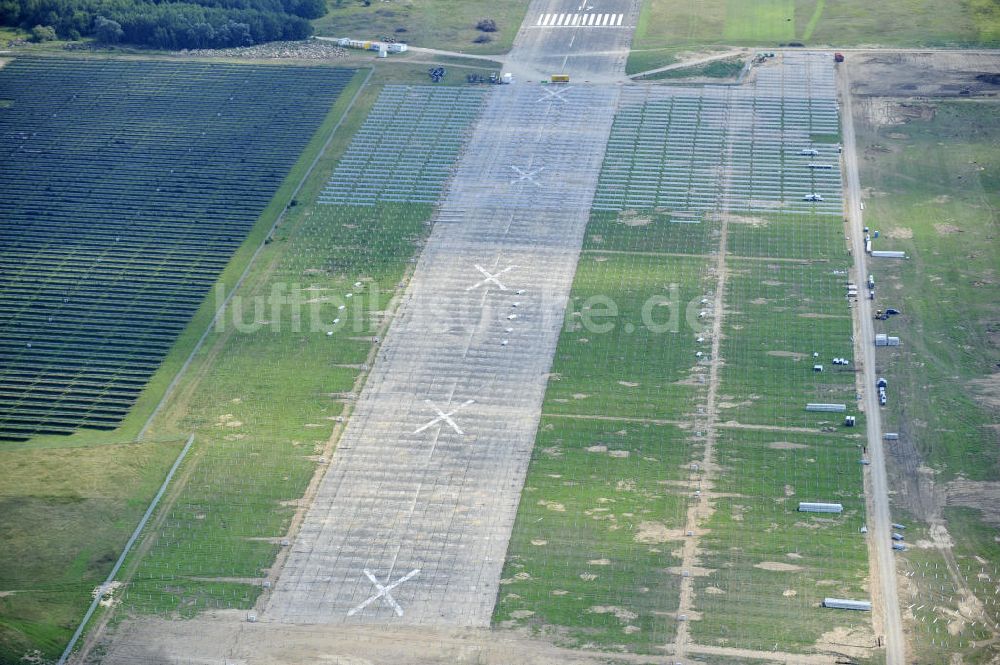 Tutow von oben - Zweiter Abschnitt des Solarenergiepark am Flugplatz Tutow in Mecklenburg - Vorpommern