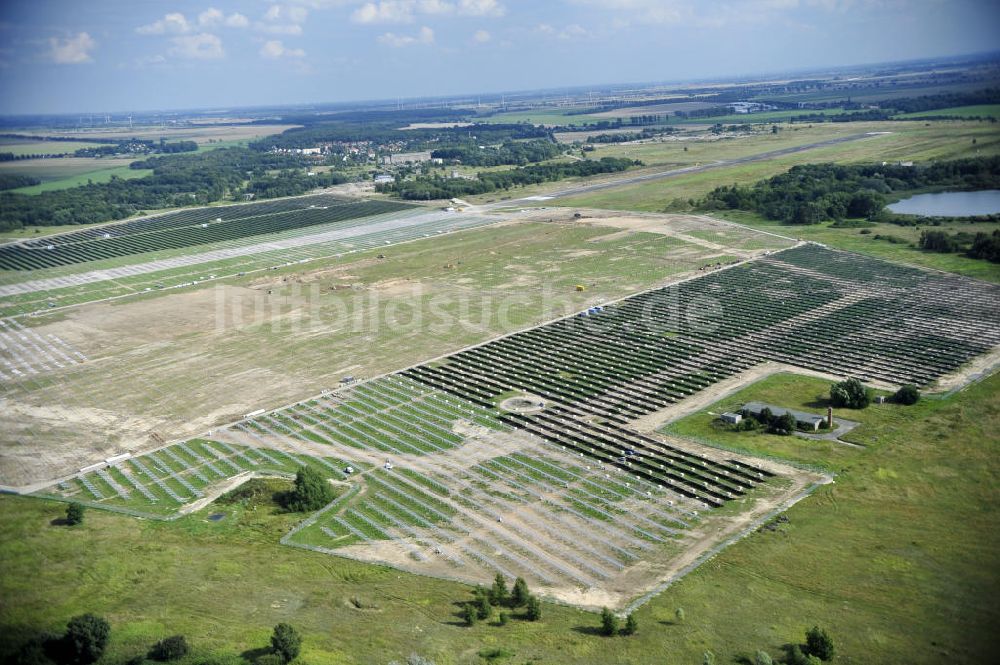 Tutow von oben - Zweiter Abschnitt des Solarenergiepark am Flugplatz Tutow in Mecklenburg - Vorpommern