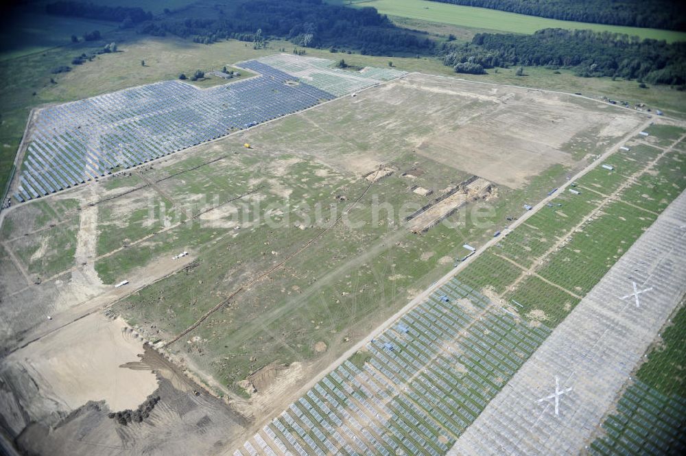 Luftaufnahme Tutow - Zweiter Abschnitt des Solarenergiepark am Flugplatz Tutow in Mecklenburg - Vorpommern