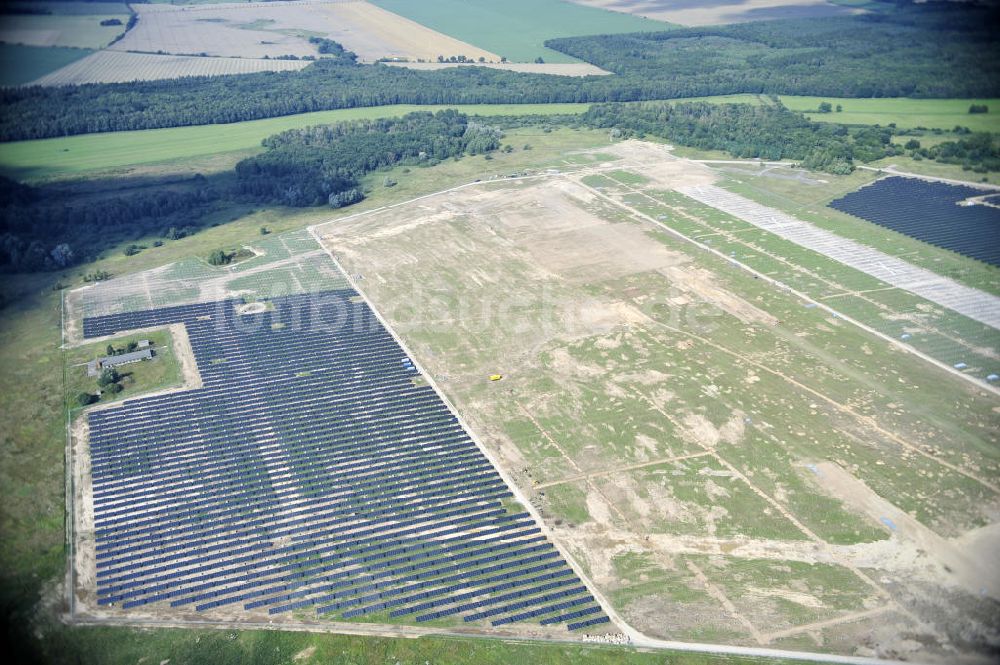 Tutow von oben - Zweiter Abschnitt des Solarenergiepark am Flugplatz Tutow in Mecklenburg - Vorpommern