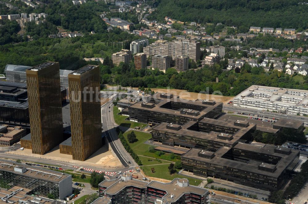 Luxemburg von oben - Zwillingshochhäuser des Europäischen Gerichtshofes EuGH im Luxenburger Stadtteil Kirchberg