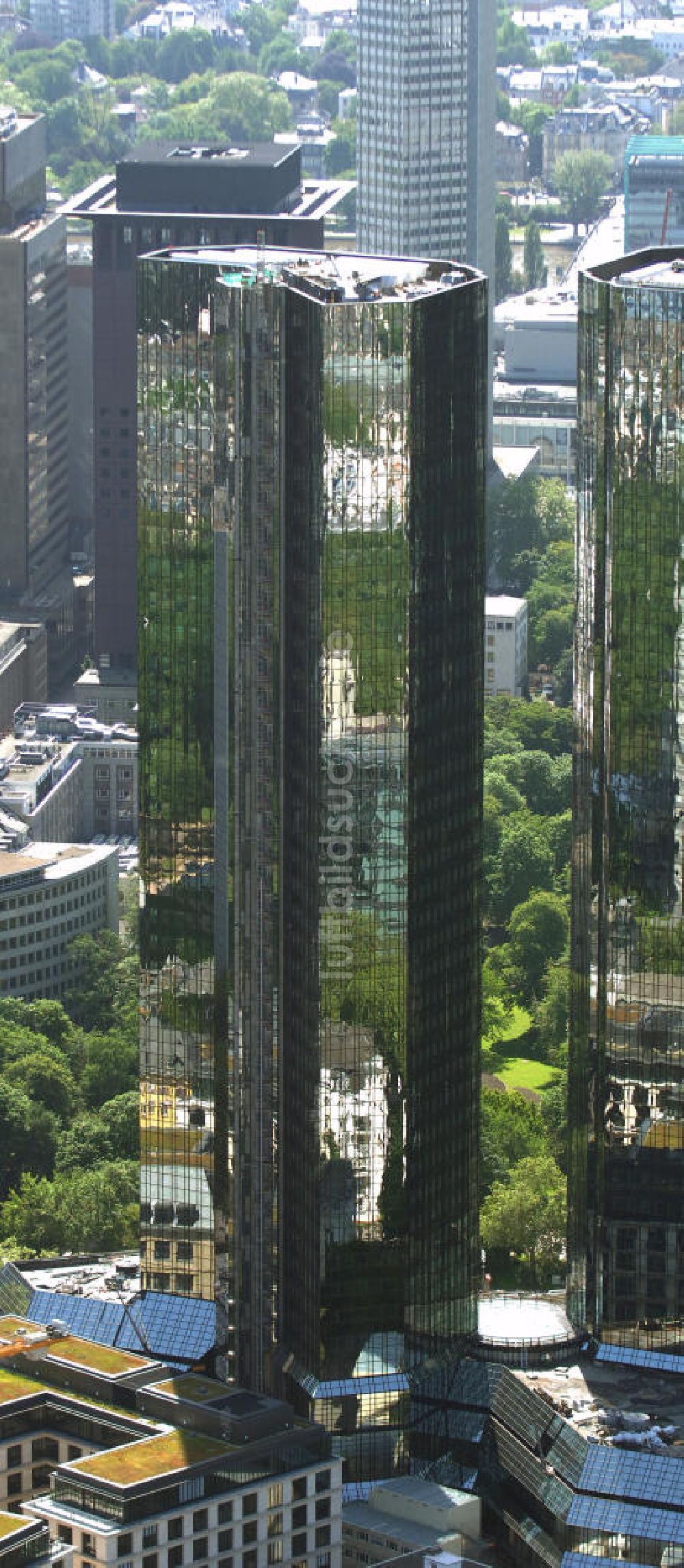 Luftaufnahme Frankfurt am Main - Zwillingstower der Deutschen Bank in Frankfurt