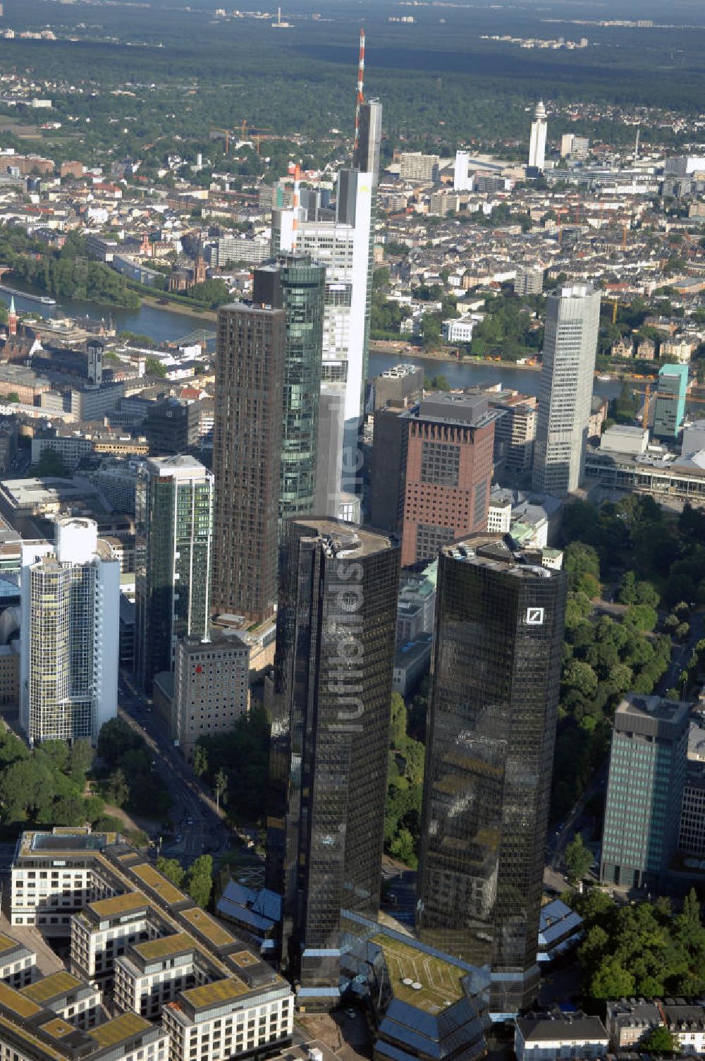 Luftbild Frankfurt am Main - Zwillingstürme der Deutschen Bank in Frankfurt