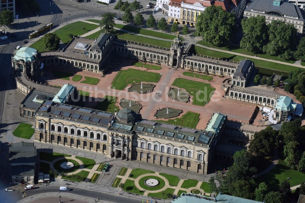 Luftaufnahme Dresden - Zwinger in Dresden im Bundesland Sachsen