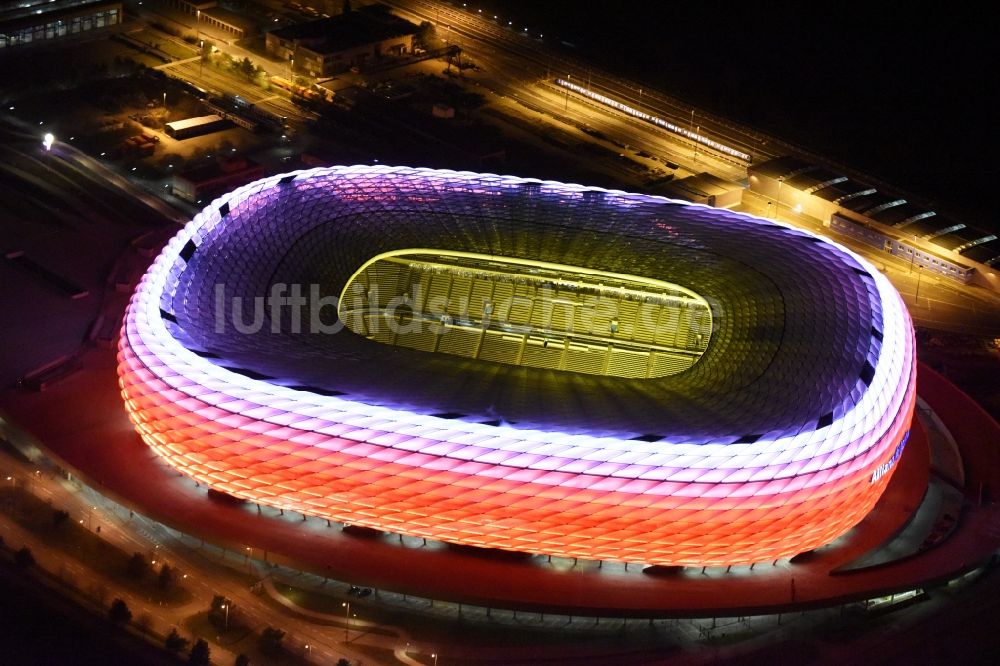 Nachtluftbild München - Nachtluftbild Allianz Arena in München im Bundesland Bayern